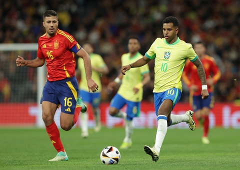 Brasil e Espanha terminam empatados em partida acirrada