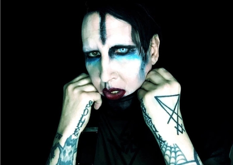 Marilyn Manson é processado por mais uma mulher por estupro; saiba detalhes