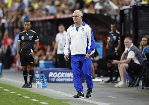 De olho em Neymar e Estevão, Dorival fala do futuro da seleção