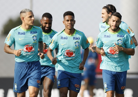 Seleção Brasileira inicia treinos em Curitiba para enfrentar o Equador