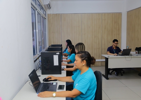 Balcão de empregos do sine seleciona para 257 bagas nesta segunda-feira