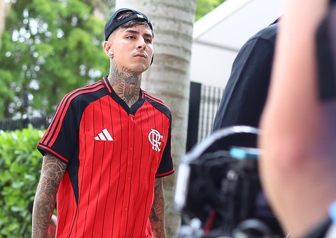 Pulgar, volante do Flamengo, fratura metatarso do pé em jogo contra Bayern