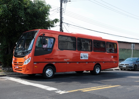 Manaus ganha quatro ônibus adaptados para o programa ‘TransPorta’