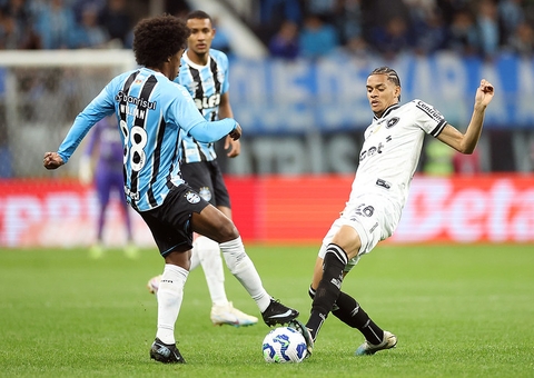 Botafogo empata com Grêmio fora de casa e perde a chance de entrar no G4