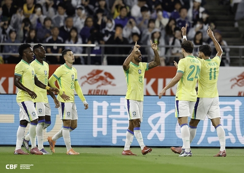 Torcedores elegem vilões da derrota do Brasil para o Japão