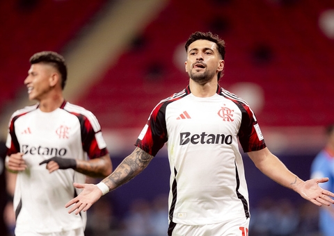 Flamengo bate o Cruz Azul e avança na Intercontinental