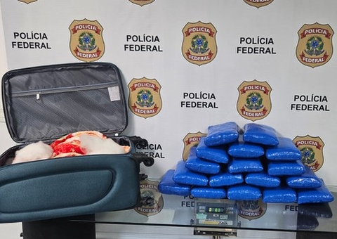 Mulher sai de Manaus com 20 kg de maconha na mala e acaba presa no Rio de Janeiro