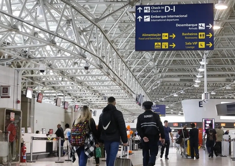 Homem sai de Manaus com peixes ‘recheados’ de maconha e é preso no Rio