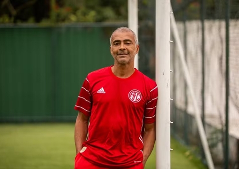 'Infelizmente não dá pra prometer gols', diz Romário, inscrito na 2ª divisão do Carioca