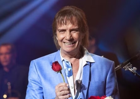 Roberto Carlos avalia proposta da Globo para renovar contrato