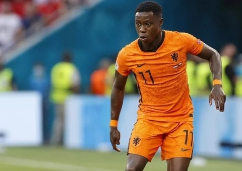 Ex-jogador do Ajax é condenado a seis anos de prisão por tráfico de drogas