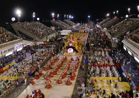 'Golpe do beijo' e do 'PIX': Saiba como se prevenir no carnaval 2025