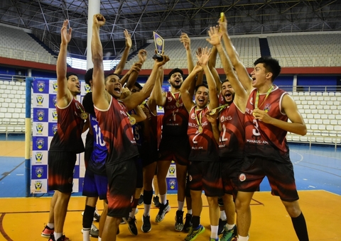 Nilton Lins brilha na etapa estadual dos Jogos Universitários com 7 medalhas de ouro