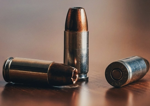 Homem é baleado após ter casa invadida por pistoleiros em Manaus