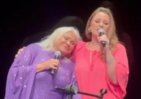 Fafá de Belém manda indireta para Anitta e Madonna: 'Ficar de quatro não é feminismo’