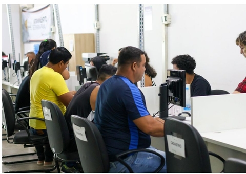 Sine Amazonas divulga 261 vagas de emprego; confira