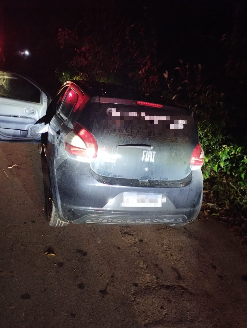 Homem é encontrado morto ao lado de carro abandonado em avenida de Manaus