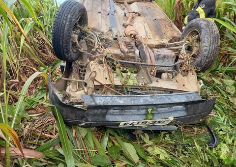 Homem morre após carro capotar na AM-010 