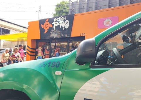 Armado com faca, assaltante rende funcionárias e rouba R$ 5 mil de loja no Centro