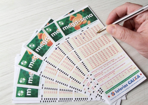 Mega-Sena acumula e prêmio vai a R$ 12,8 milhões