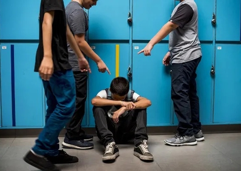 Sancionada lei que criminaliza bullying e agrava pena para ataques em escolas