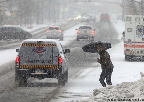 Tempestade de inverno mata 17 e deixa 700 mil pessoas sem energia nos EUA