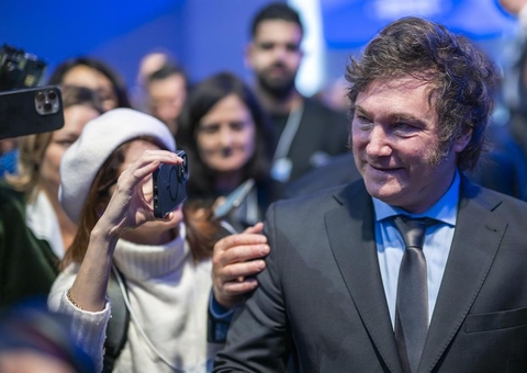 Elon Musk publica meme pornográfico que sugere 'tesão' em Javier Milei