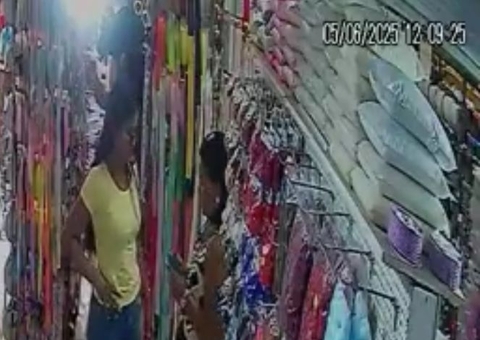 Mulheres são flagradas furtando mercadorias em loja no Centro de Manaus