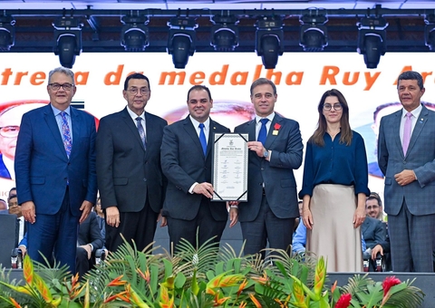 Aleam homenageia ministros do STF e STJ em sessão solene