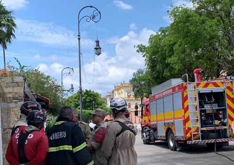 Wilson Lima lamenta acidente fatal na montagem de árvore de natal e garante apuração