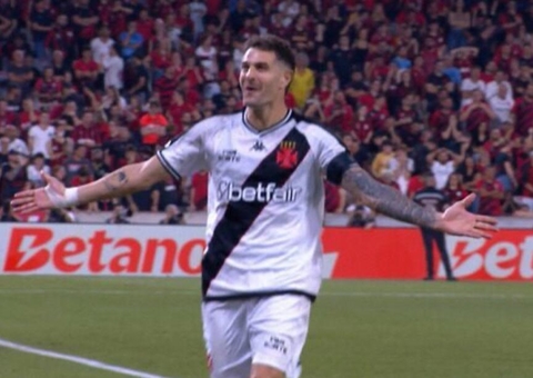Vasco resiste com um a menos e elimina o Athletico-PR nos pênaltis