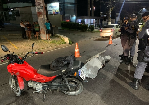 Funcionária do Veneza morre ao cair de moto no Adrianópolis 
