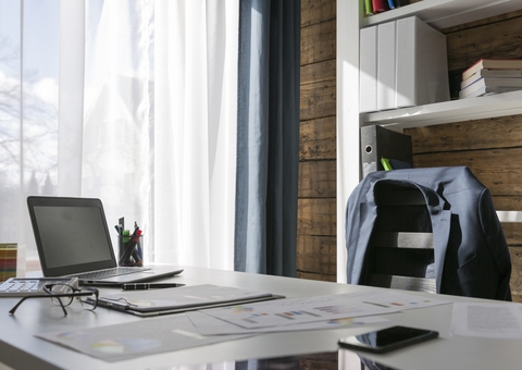 Empregado convocado para reunião em dia de folga consegue anular advertência; saiba como