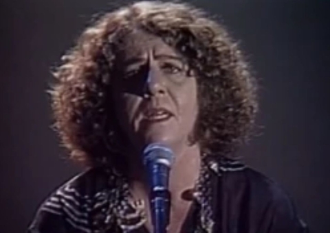 Morre aos 74 anos a cantora Cristina Buarque, irmã de Chico Buarque