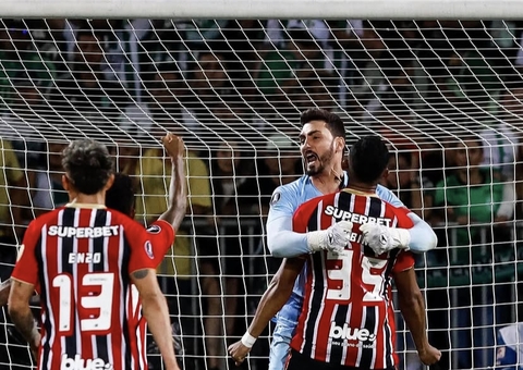 São Paulo escapa de dois pênaltis e segura empate com o Atlético Nacional