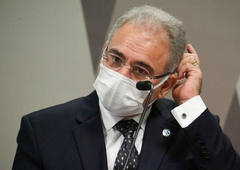 Queiroga contraria Bolsonaro e fala em vacinar população antes de desobrigar uso de máscaras