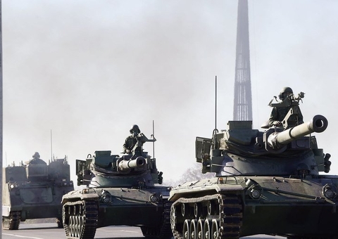 Desfile militar virou chacota em 93% dos posts nas redes sociais, diz pesquisa