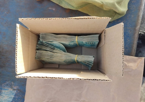 PF prende 4 pessoas com mais de R$ 78 mil que seriam usados na compra de votos no Amazonas