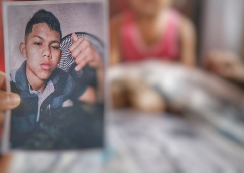 'Ele arrastou meu filho como um cachorro', diz mãe de jovem morto em Manaus