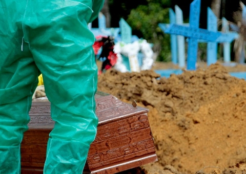 Brasil registra 473 mortes por Covid em 24 horas