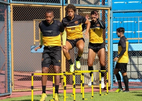 Amazonas x Figueirense e Manaus x Botafogo-PB se enfrentam neste domingo pela série C do Brasileirão