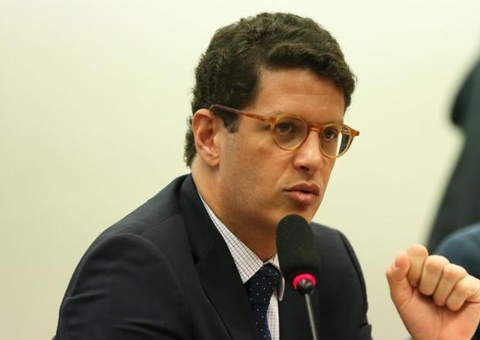 Assessor especial de Salles  investigado pela PF pede demissão