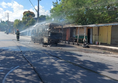 'Amarelinho' é incendiado em onda de ataques de facção em Manaus