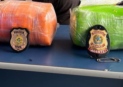 PF prende passageiros com cocaína em barco no Santo Antônio do Içá