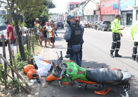 Mototaxista morre após grave acidente de trânsito em Manaus
