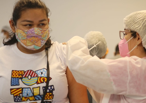 Após 'viradão', Semsa suspende hoje vacinação contra covid em Manaus