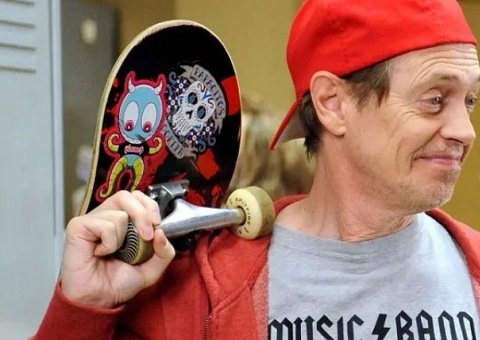 Ator Steve Buscemi, de 'Gente Grande' é hospitalizado após ataque em Nova York
