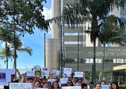 Familiares protestam contra soltura de suspeito de matar MC em Manaus