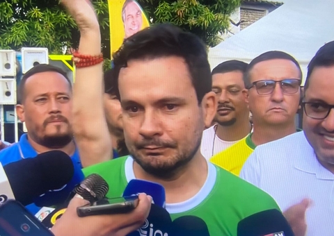 'É Lula contra Bolsonaro', diz Alberto Neto ao comemorar ida ao 2º turno em Manaus