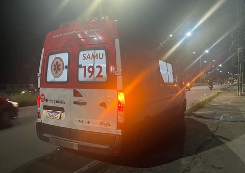 Acidente entre moto e carro deixa homem ferido no São José